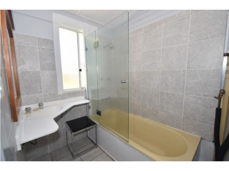 716 Ruthven Street, South Toowoomba QLD 4350