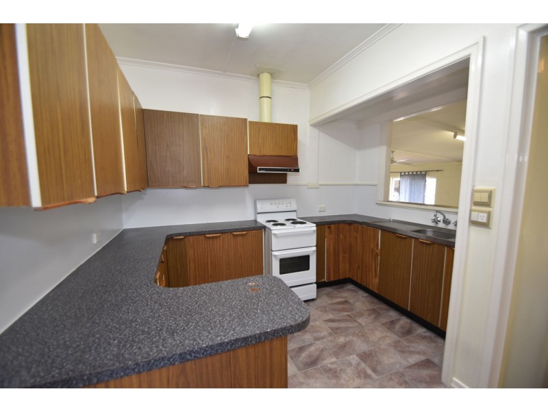 12 Butt Street, Harristown QLD 4350