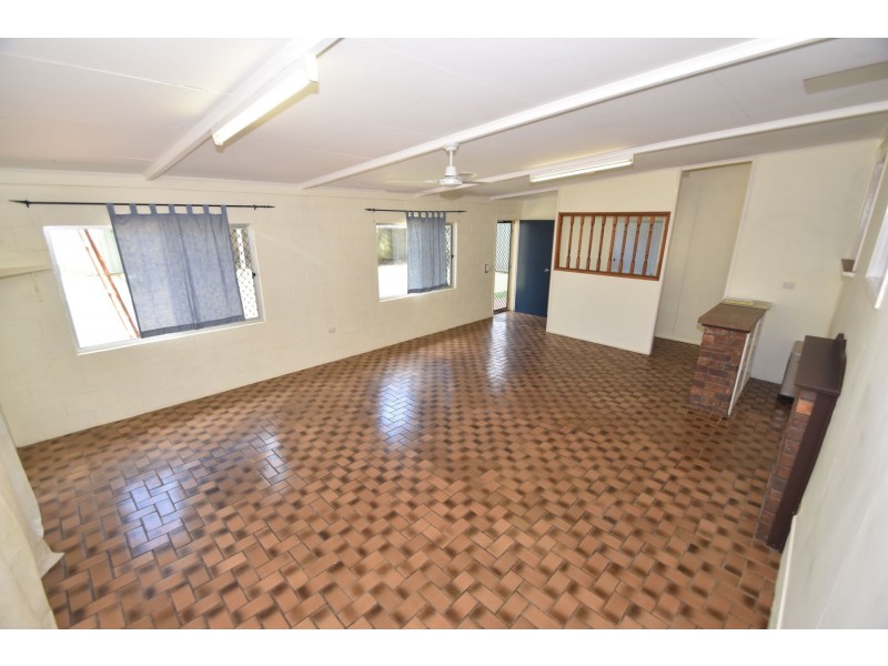 12 Butt Street, Harristown QLD 4350