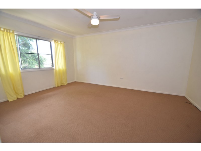 12 Butt Street, Harristown QLD 4350