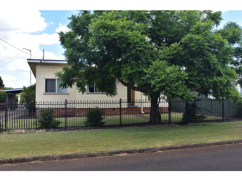 12 Butt Street, Harristown QLD 4350