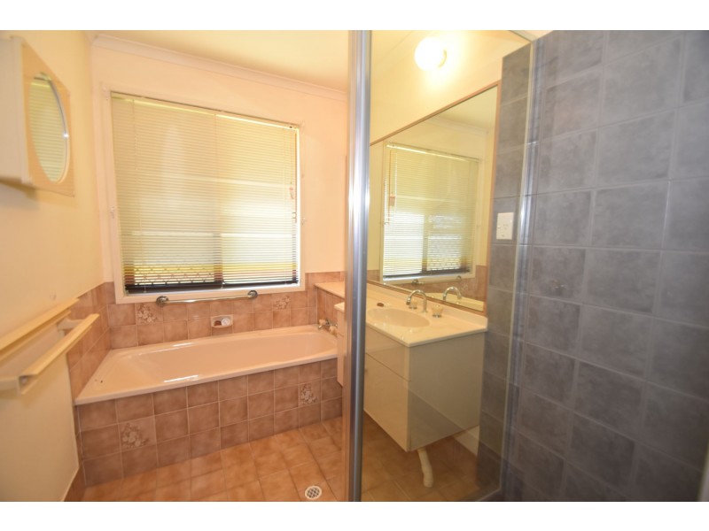28 Claret Street, Wilsonton Heights QLD 4350