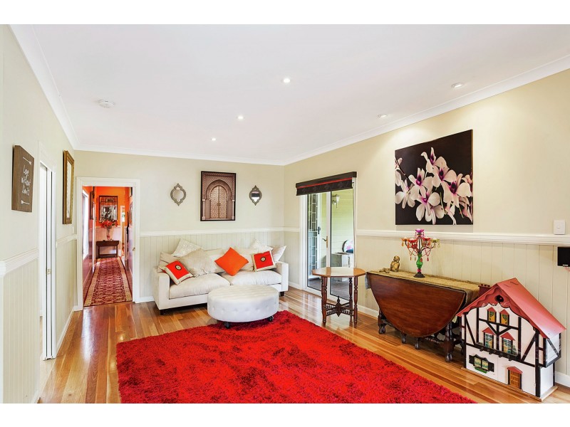 18 Pierce Street, South Toowoomba QLD 4350
