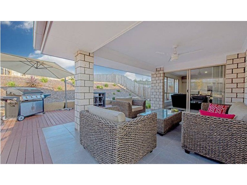 2/6 Rubie Court, Westbrook QLD 4350