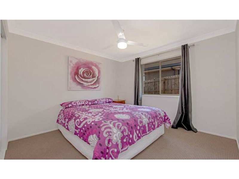 2/6 Rubie Court, Westbrook QLD 4350