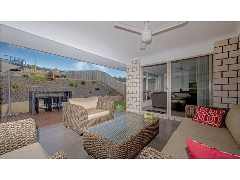 2/6 Rubie Court, Westbrook QLD 4350