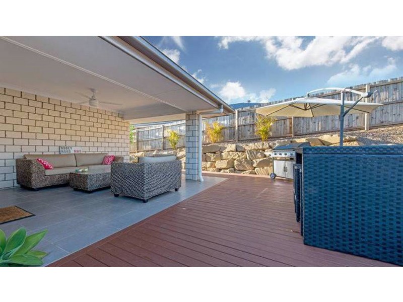2/6 Rubie Court, Westbrook QLD 4350
