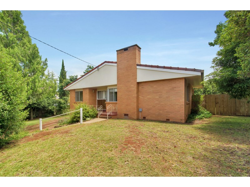 13 Mayes Street, East Toowoomba QLD 4350