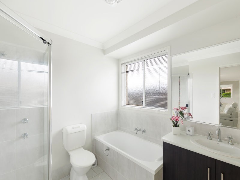 4 Latham Court, Wilsonton QLD 4350
