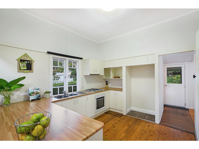 25 Bridge Street, Mount Lofty QLD 4350