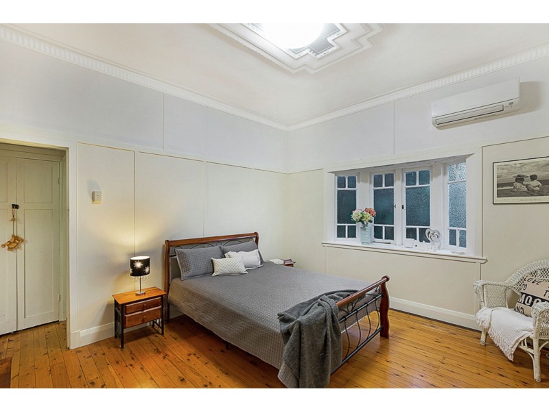 25 Bridge Street, Mount Lofty QLD 4350