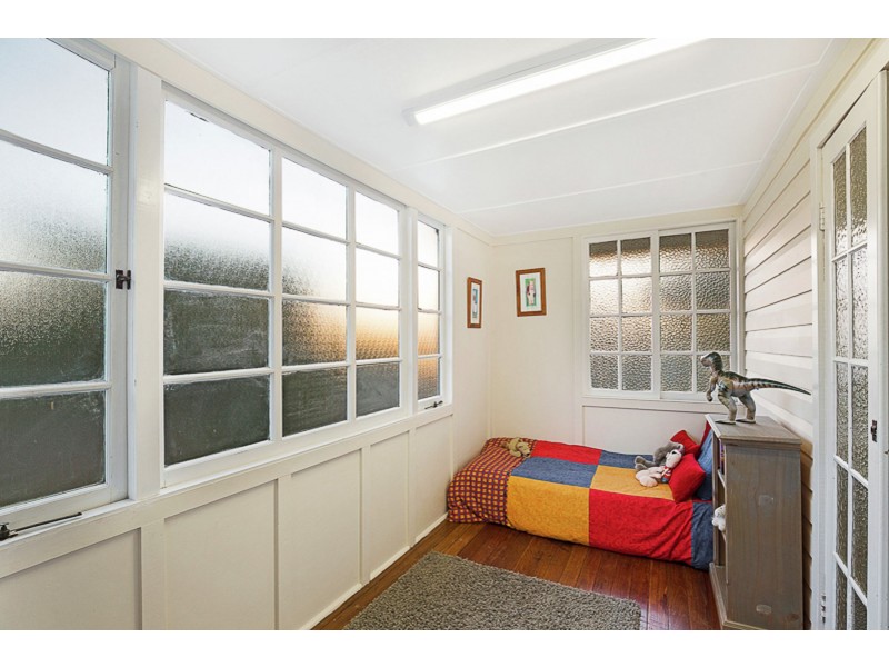 25 Bridge Street, Mount Lofty QLD 4350