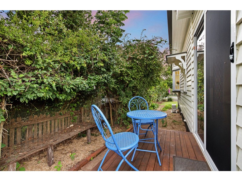 25 Bridge Street, Mount Lofty QLD 4350