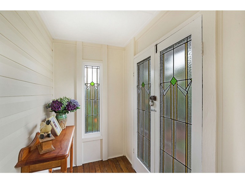 25 Bridge Street, Mount Lofty QLD 4350