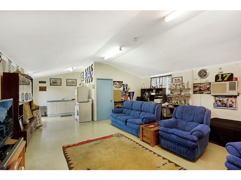 15 Matthews Street, Harristown QLD 4350