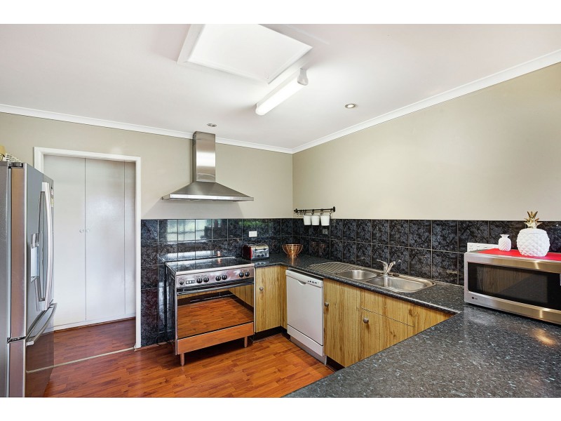 5 Barker Street, Goombungee QLD 4354