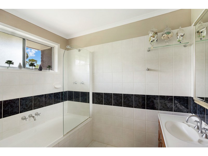 5 Barker Street, Goombungee QLD 4354