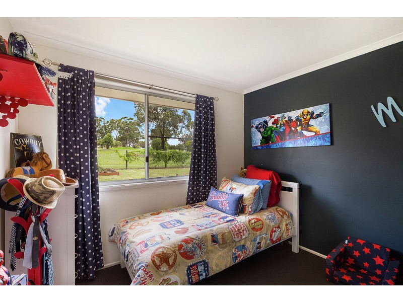 5 Barker Street, Goombungee QLD 4354