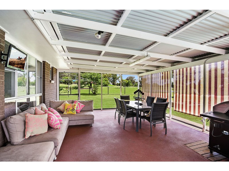 5 Barker Street, Goombungee QLD 4354