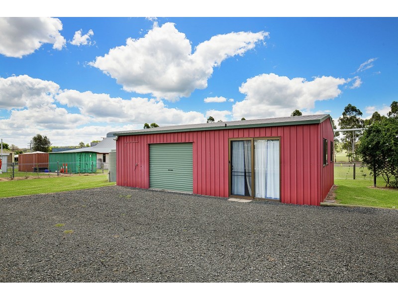 5 Barker Street, Goombungee QLD 4354