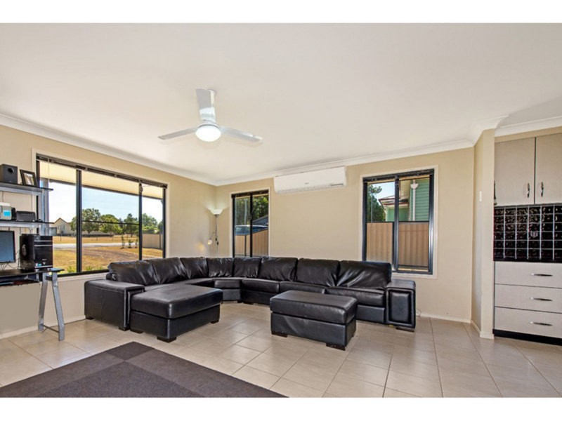 4 Peters Street, Goombungee QLD 4354