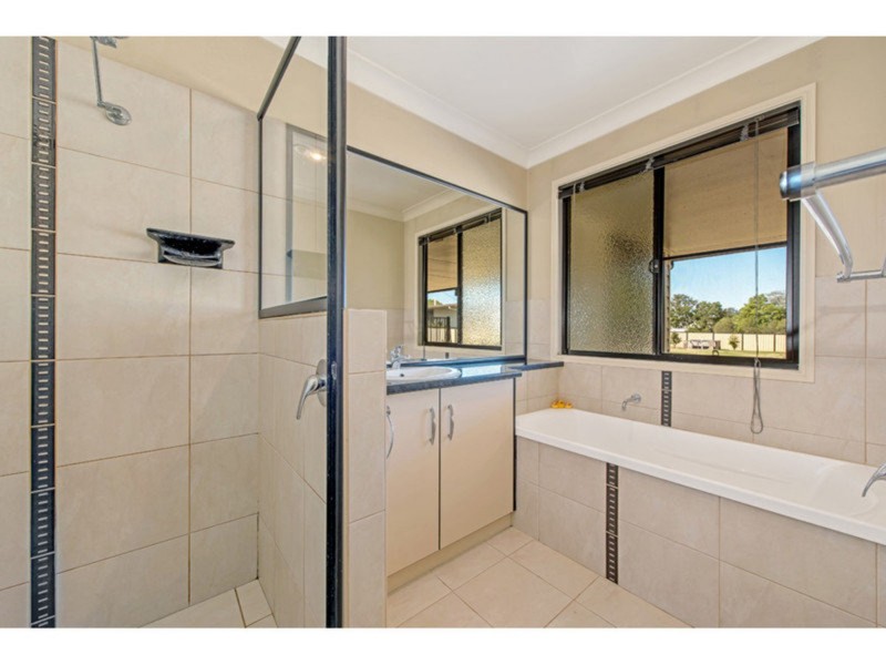 4 Peters Street, Goombungee QLD 4354