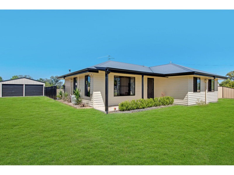 4 Peters Street, Goombungee QLD 4354
