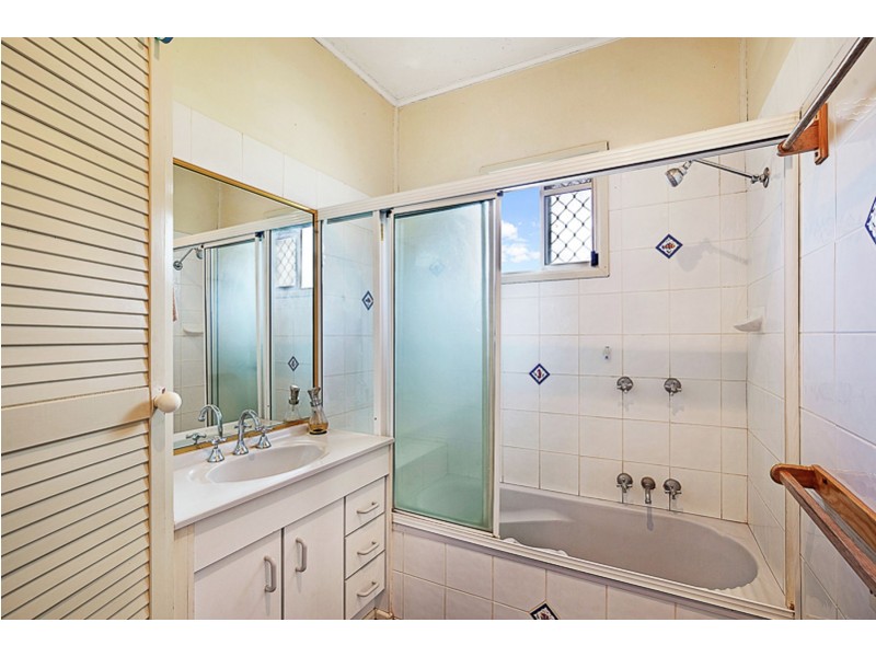 173 Taylor Street, Wilsonton QLD 4350