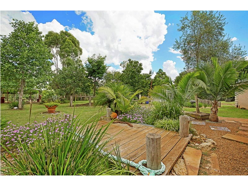 5 Bradys Road, Highfields QLD 4352