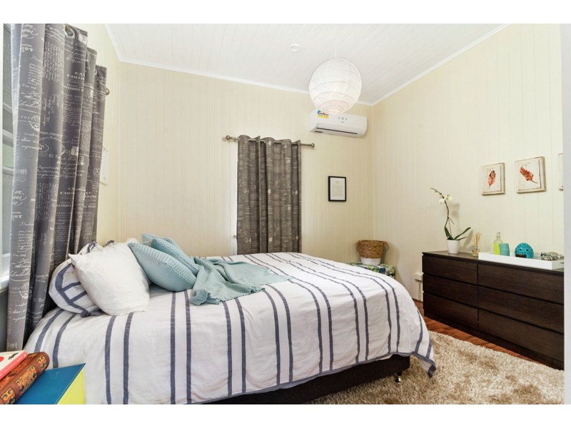 17 Whichello Street, Newtown QLD 4350