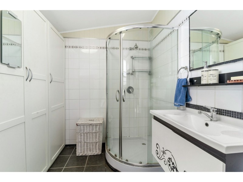 17 Whichello Street, Newtown QLD 4350