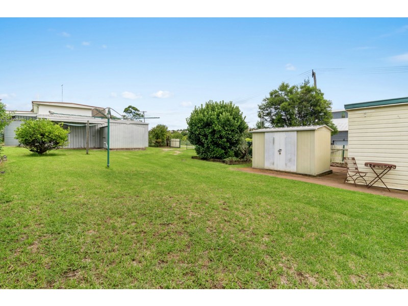 17 Whichello Street, Newtown QLD 4350