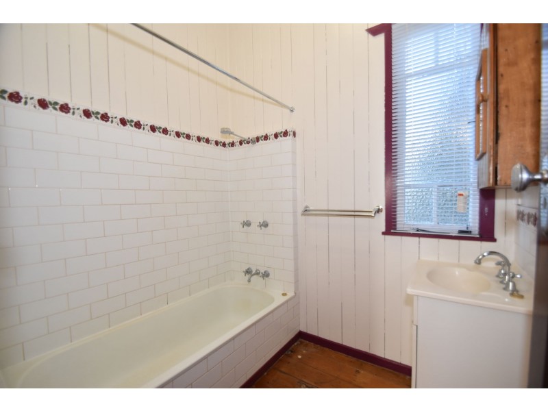 24 Eton Street, East Toowoomba QLD 4350