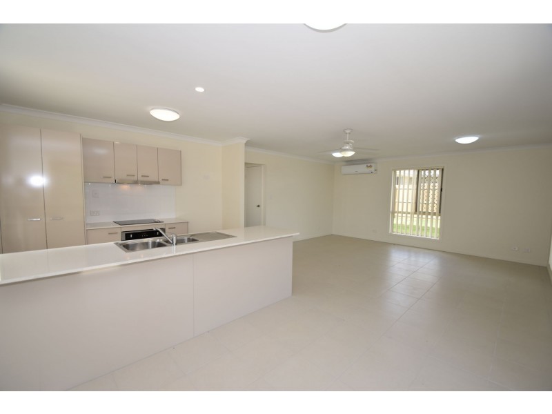 6 Westview Drive, Mount Kynoch QLD 4350