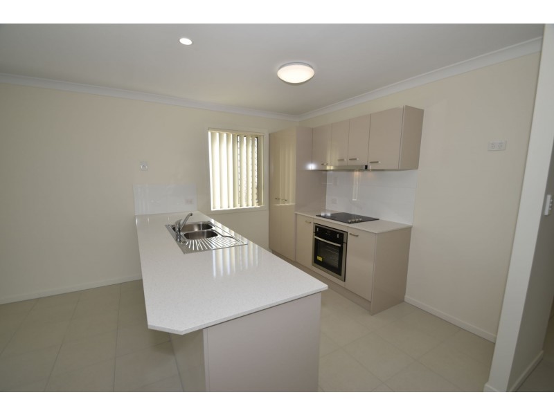 6 Westview Drive, Mount Kynoch QLD 4350