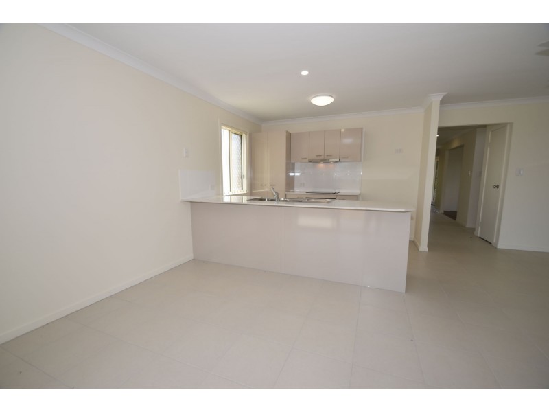 6 Westview Drive, Mount Kynoch QLD 4350