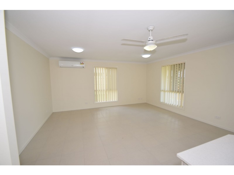 6 Westview Drive, Mount Kynoch QLD 4350