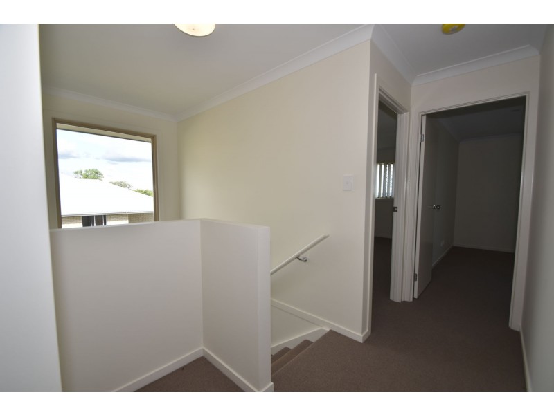 6 Westview Drive, Mount Kynoch QLD 4350
