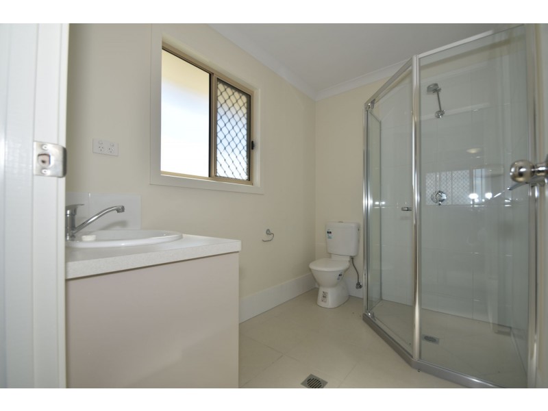 6 Westview Drive, Mount Kynoch QLD 4350