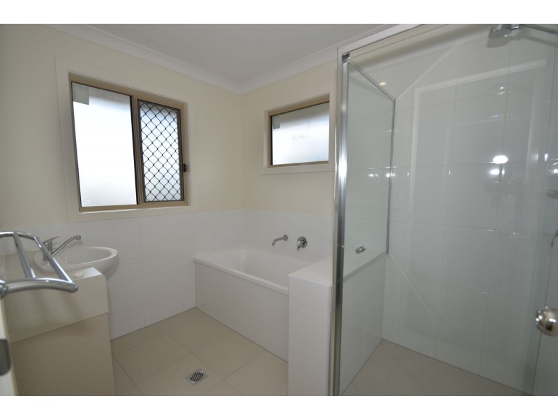 6 Westview Drive, Mount Kynoch QLD 4350