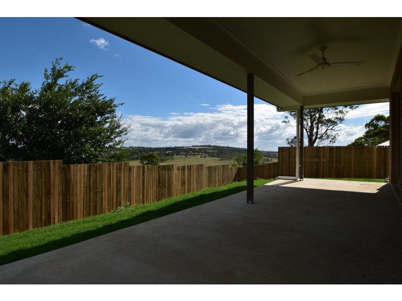 6 Westview Drive, Mount Kynoch QLD 4350