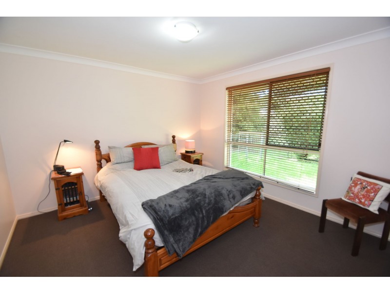14B Barry Street, Mount Lofty QLD 4350