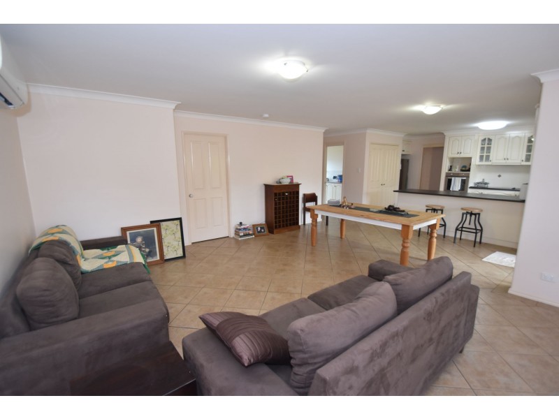 14B Barry Street, Mount Lofty QLD 4350