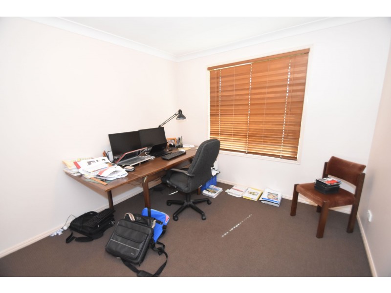 14B Barry Street, Mount Lofty QLD 4350