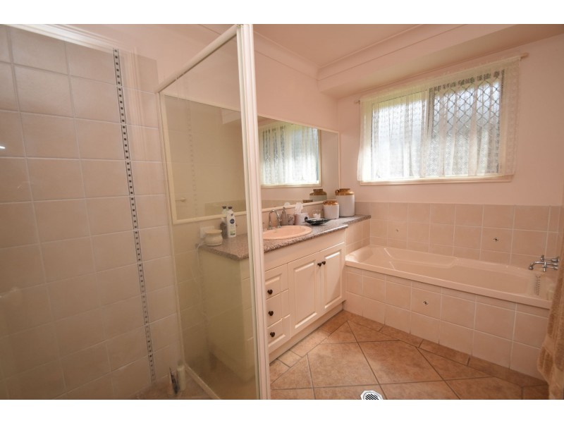 14B Barry Street, Mount Lofty QLD 4350