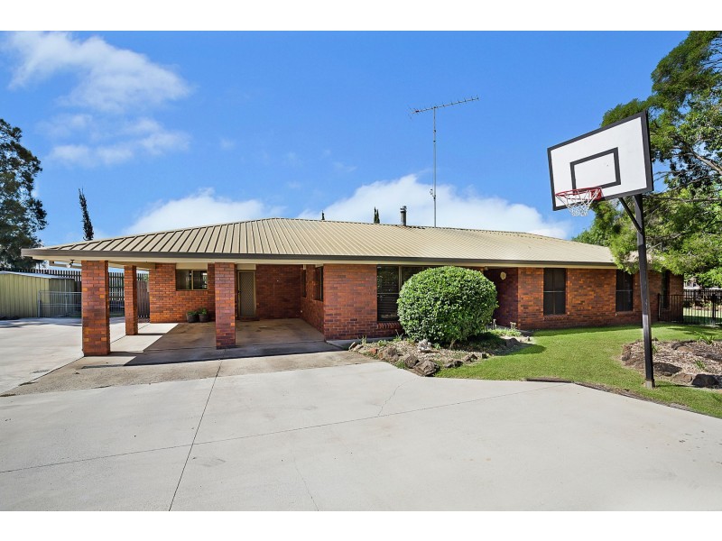 3 Roslyn Street, Westbrook QLD 4350