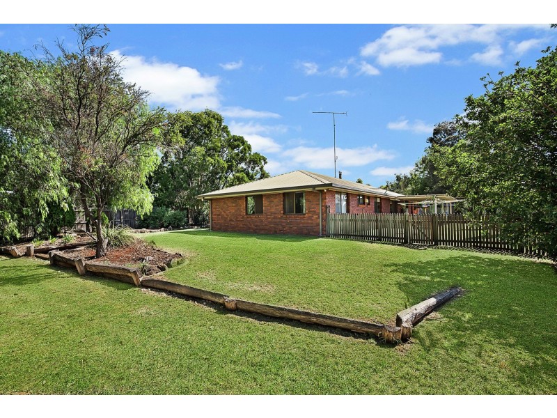 3 Roslyn Street, Westbrook QLD 4350