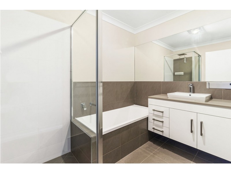 2&3/23 Devine Street, Harristown QLD 4350