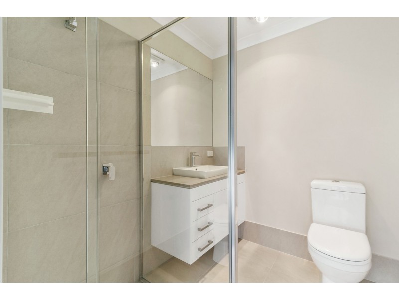 2&3/23 Devine Street, Harristown QLD 4350