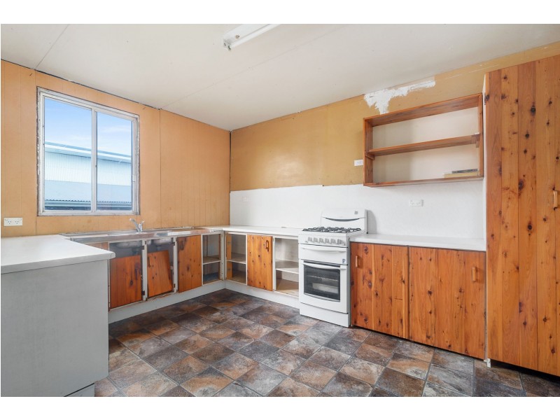 81 Mocatta Street, Goombungee QLD 4354